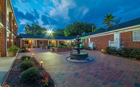 Winton Inn & Suites